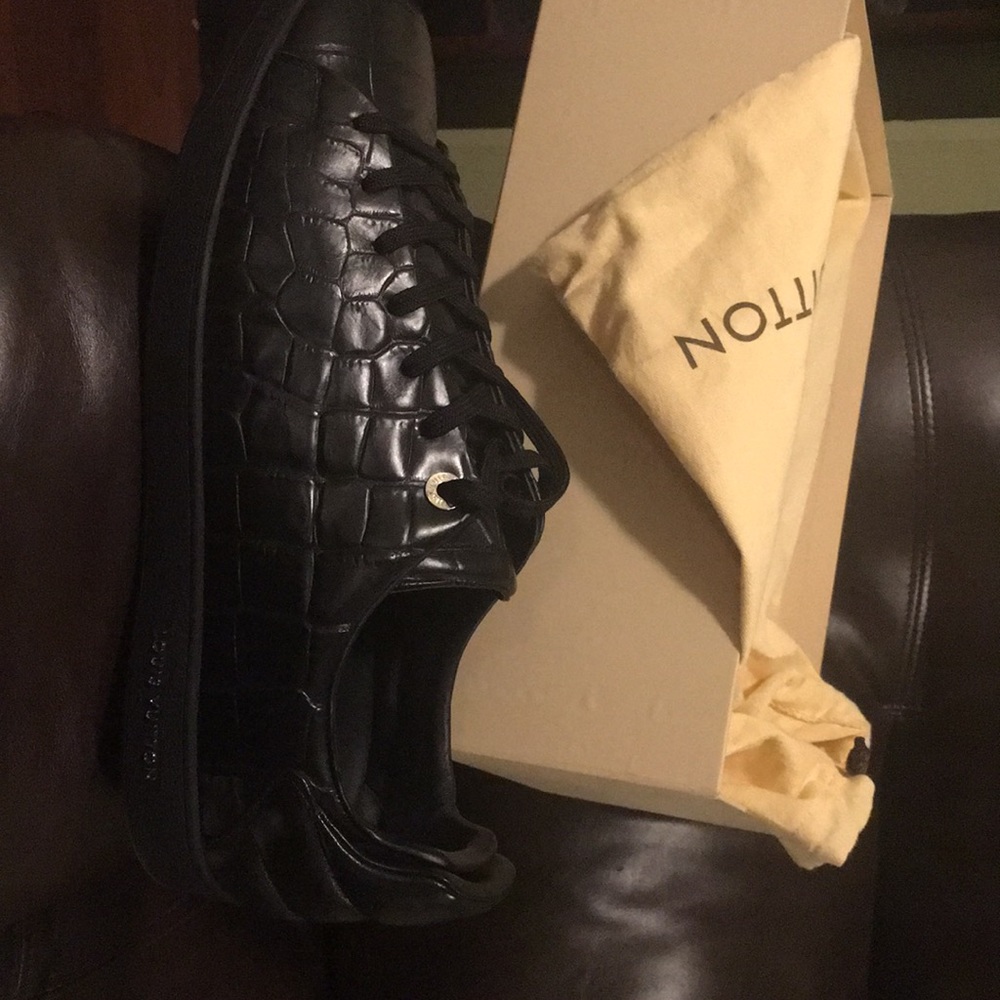 Men’s Louis Vuitton shoe, in excellent condition